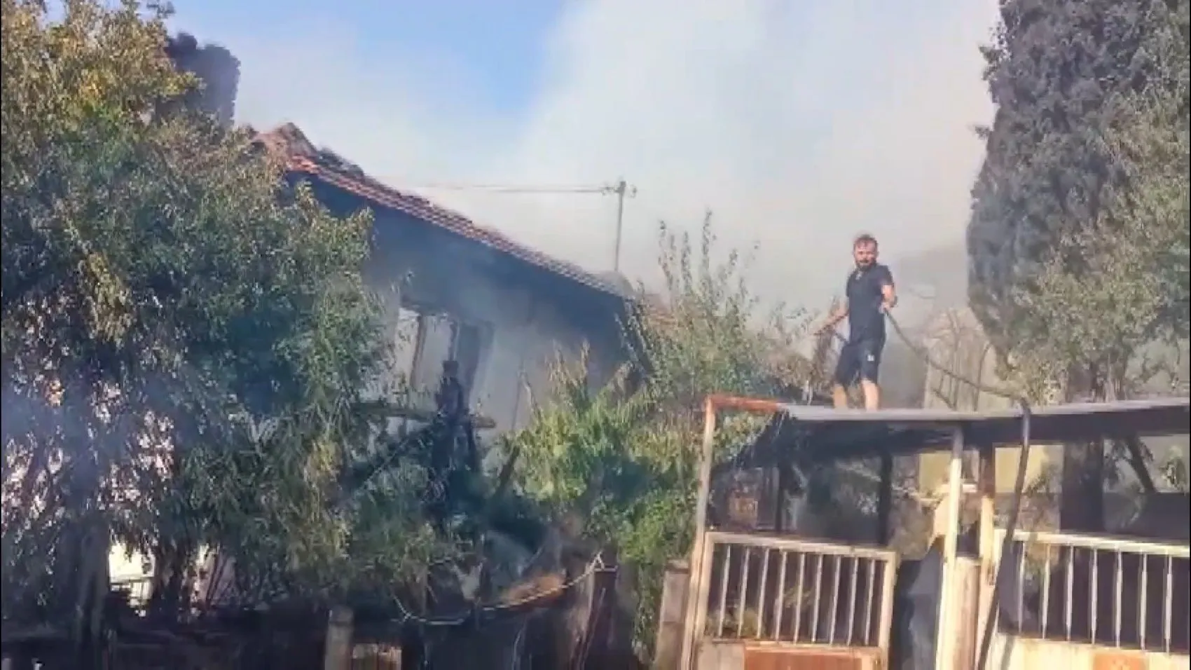 Kütahya Tavşanlı’da bir ev küle döndü