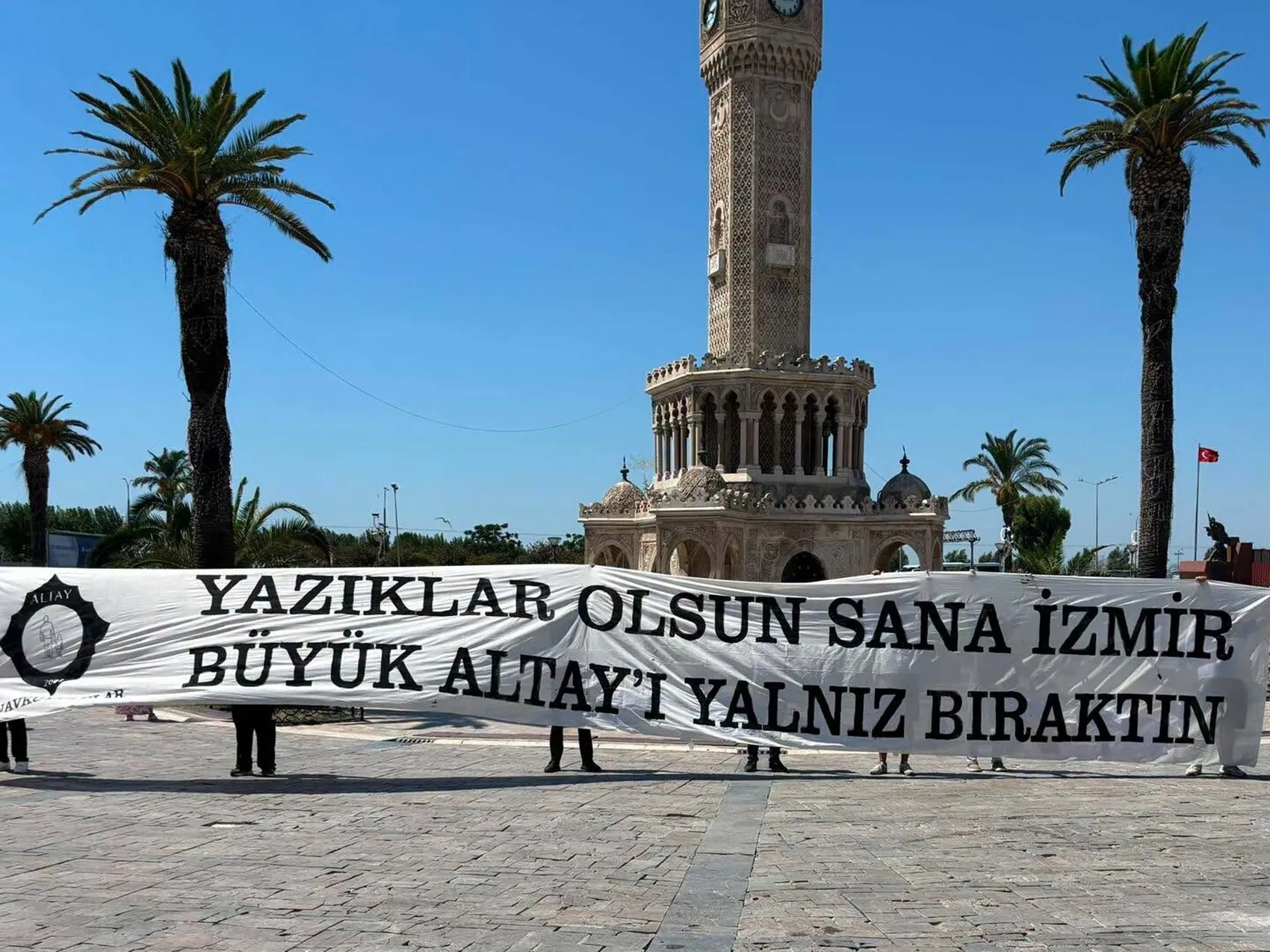 Altay taraftarından İzmir’e sitemli pankartlı çağrı