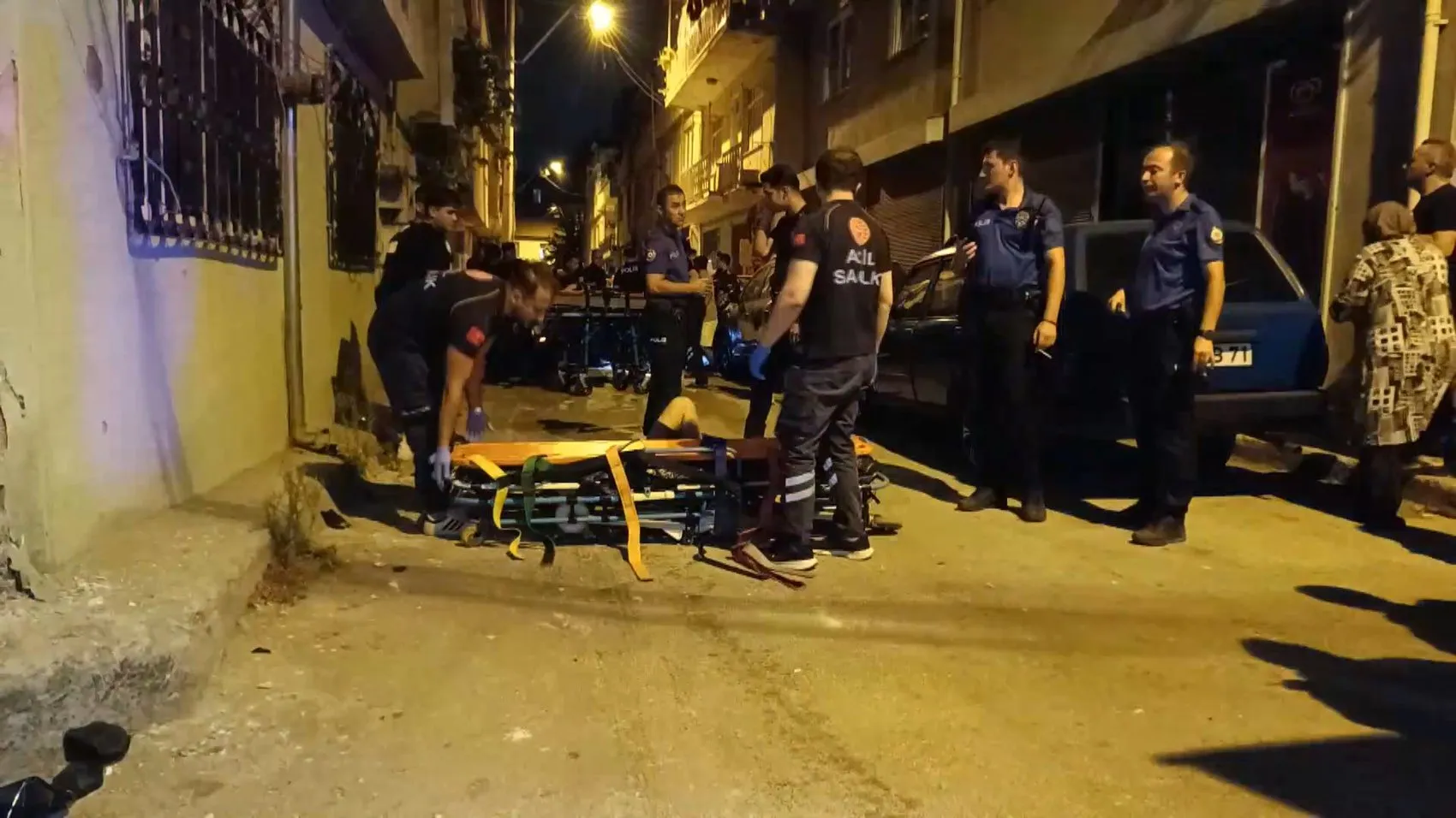 Bursa'da acil ihbara giden polis motosikleti kaza yaptı