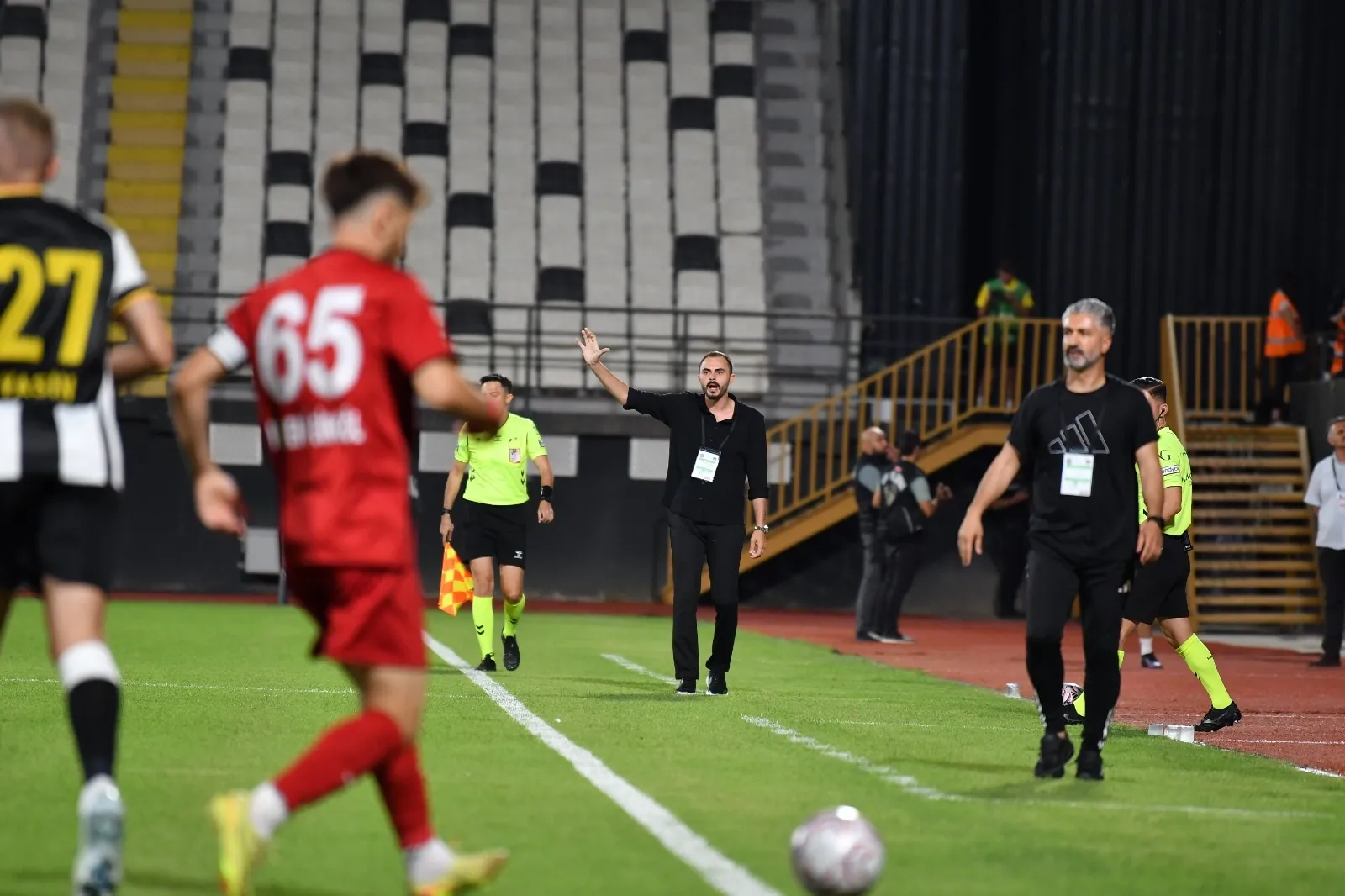 Manisa FK ve Van Spor karşılaşmasından kareler