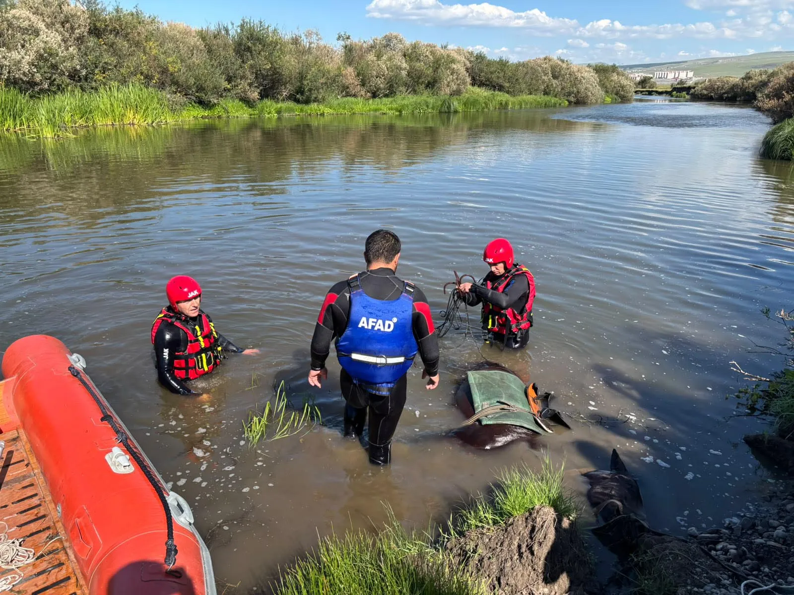 Ardahan’da Kura Nehri çobanı yuttu