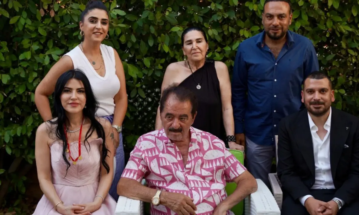 İbrahim Tatlıses manevi kızına beşi bir yerde taktı! 2