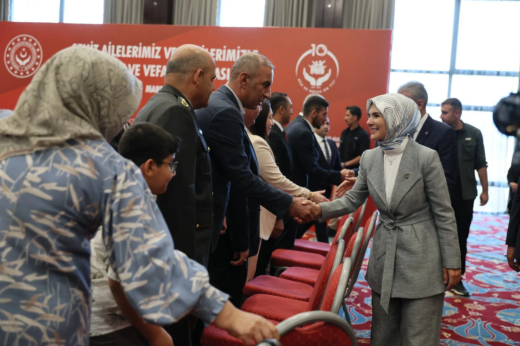 Mardin'de şehit aileleri ve gazilerle buluşan Bakan Göktaş Bu ülke, biz beraber oldukça daha da güçlü olacak