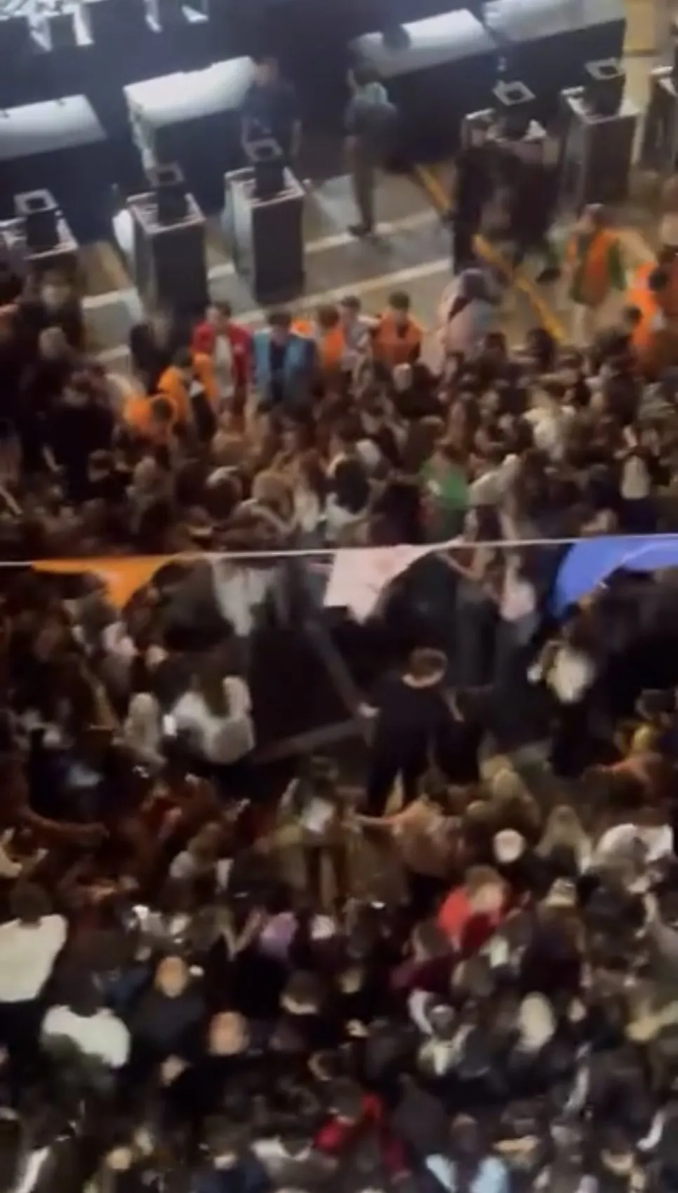 Kasımpaşa'da rap konseri kana bulandı: Eğlence yerini arbedeye bıraktı
