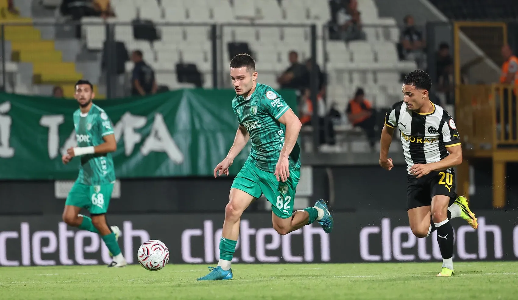 Manisa FK ve Bodrum FK karşılaşmasının perde arkası objektiflere yansıdı