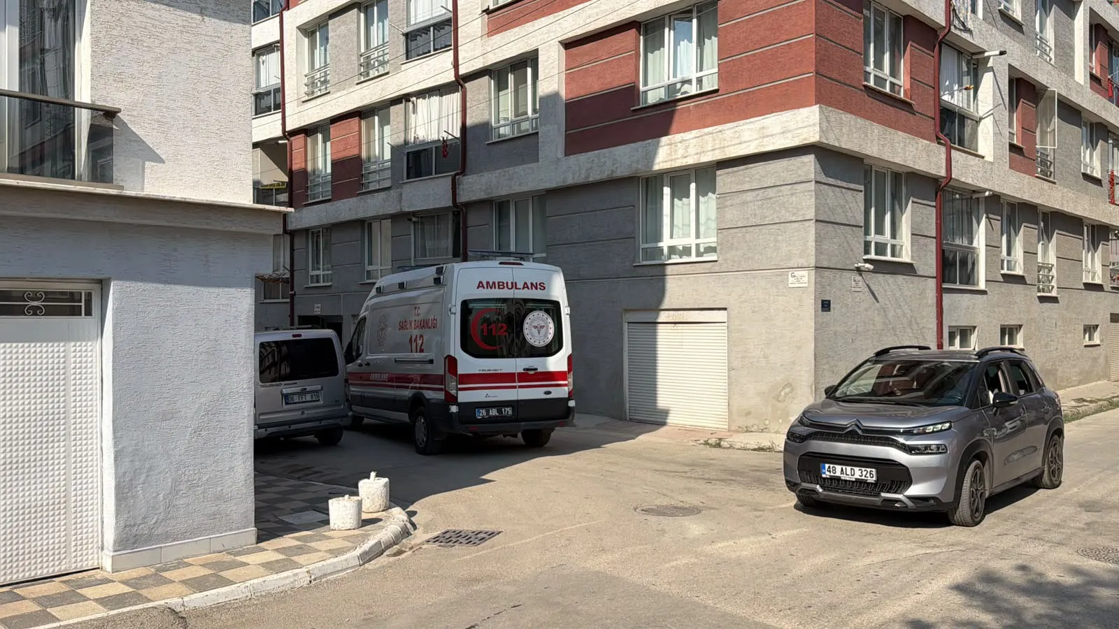 Eskişehir'de seyyar satıcıya bıçaklı saldırı, 3 yerinden yaralandı