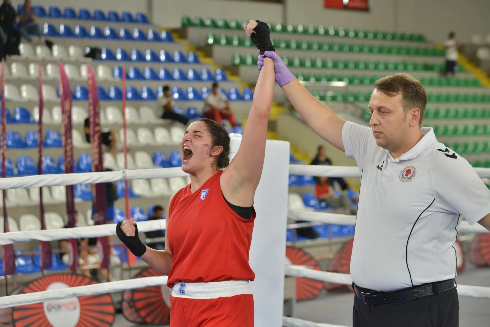 Rize'de ringler şampiyonlara doydu 59 ilden 365 boksör kıyasıya yarıştı