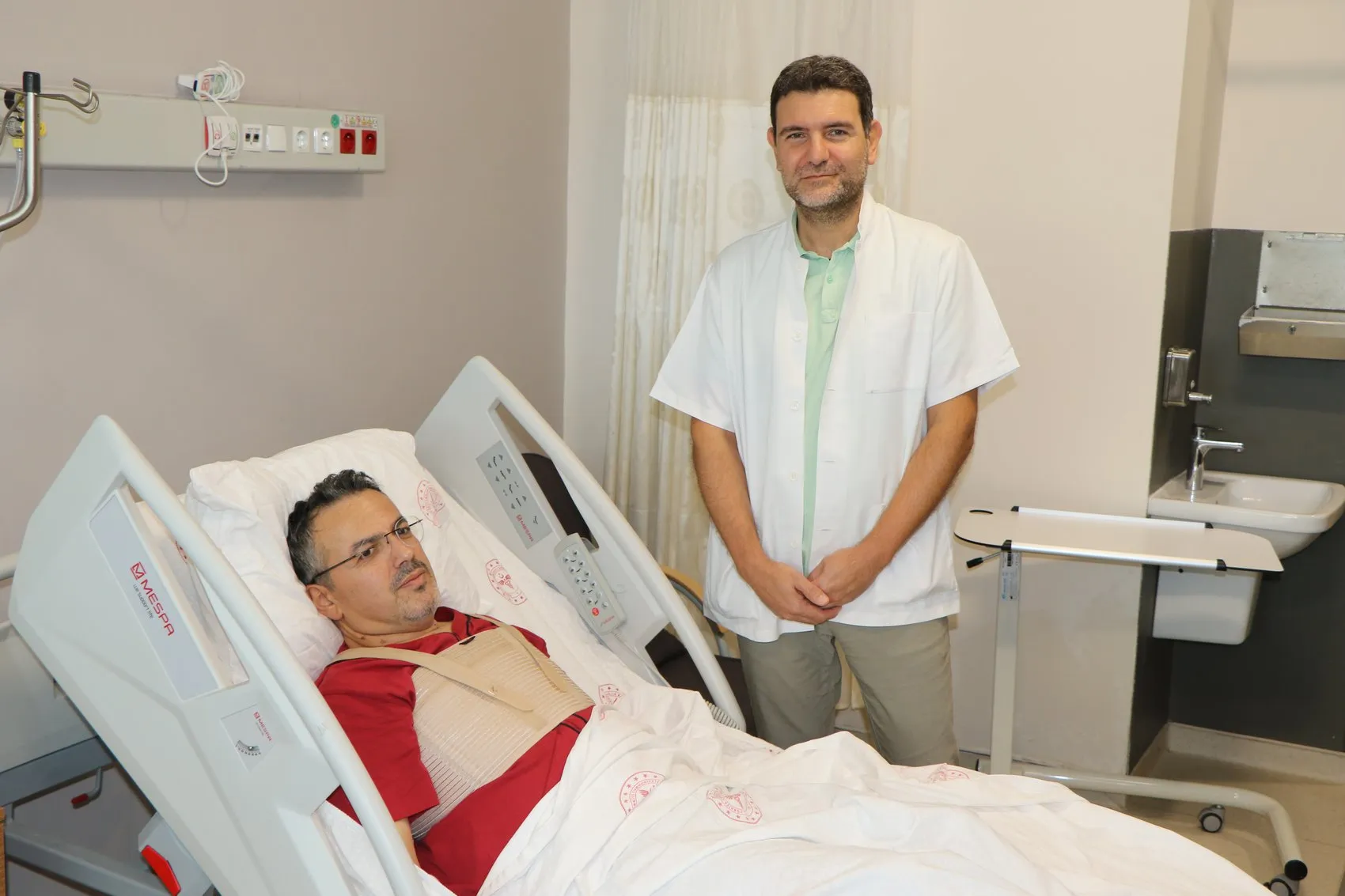 Tıp dünyasında bir ilk: ALS hastasına imkansız denilen çift kapak operasyonu