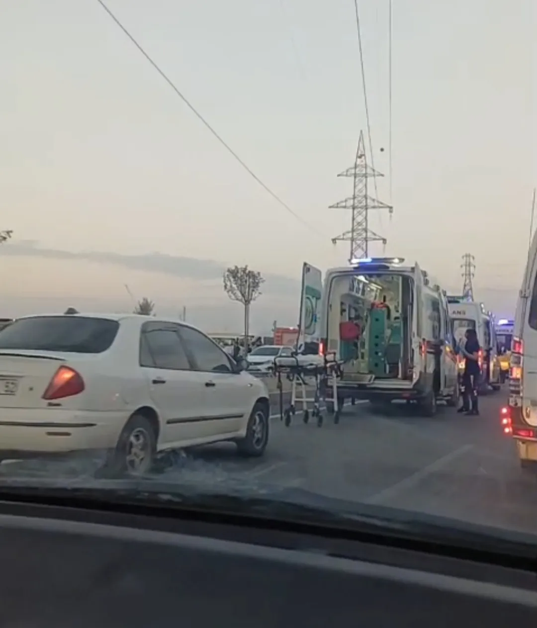 Batman yolunda iki minibüs çarpıştı dokuz kişi yaralandı