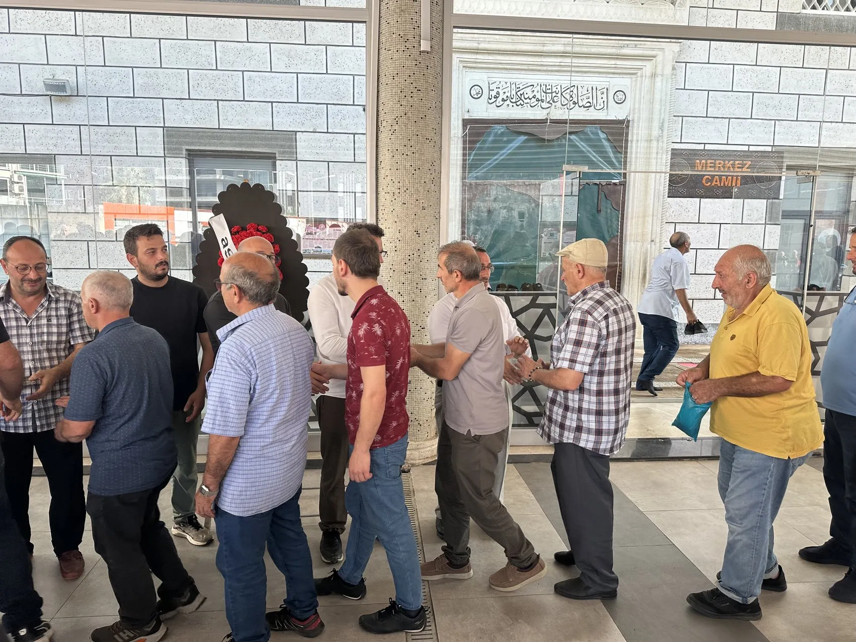 Dalgalara karşı koyamadılar İki kardeşin cenazesi toprağa verildi