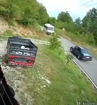 Zonguldak Ereğli’de işçi servisi kazası 4 kişi yaralandı