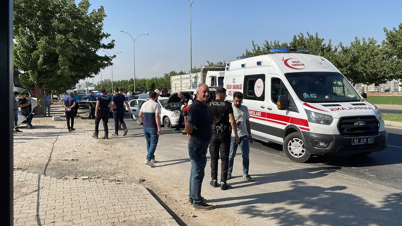 Şanlıurfa'da trafik ışıklarında infaz Bir ölü iki yaralı