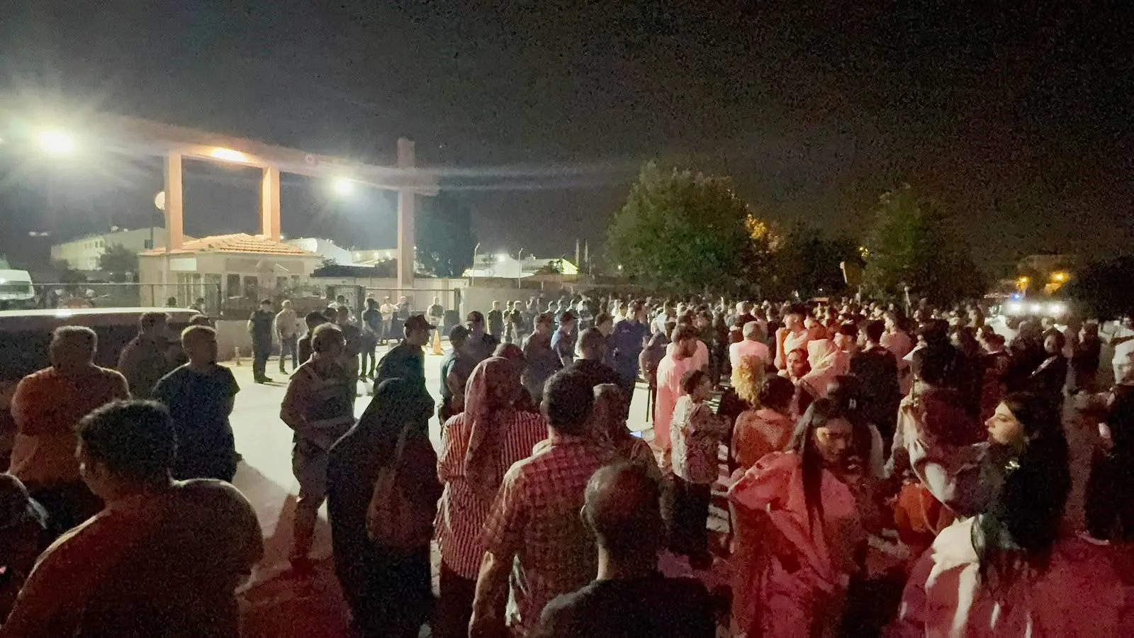 Konya Cezaevi önünde gece yarısı hareketli anlar yaşandı