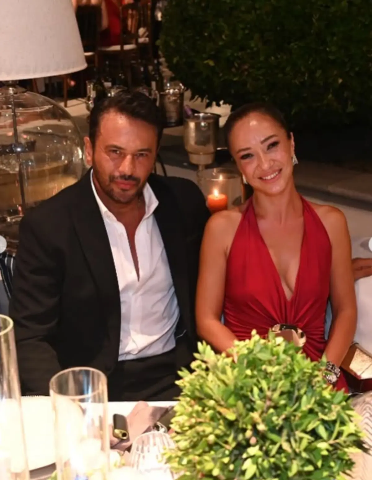 Emre Altuğ ve sevgilisi Pınar Yüzbaşıgil den poz! Gözlerden uzak tutuyordu 1