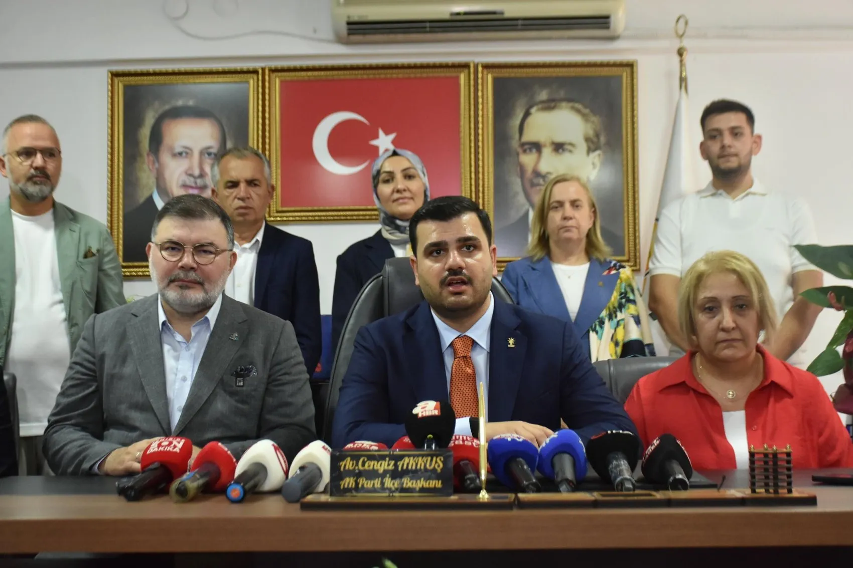 AK Parti Menderes Belediye Başkanı'nın partiye katılma talebini reddetti