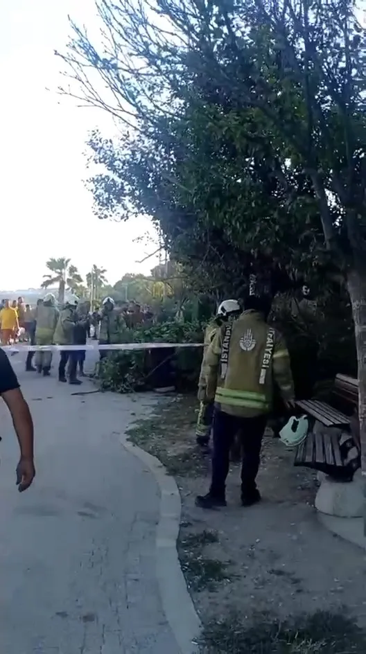 Büyükçekmece’de heyelan paniği yaşanıyor