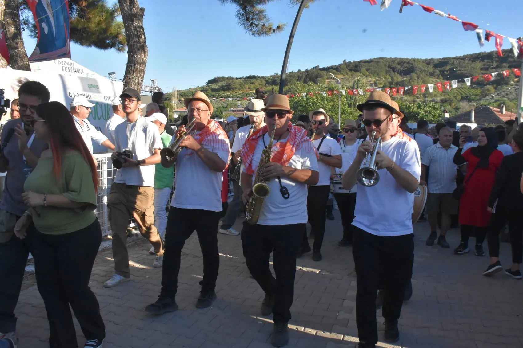 AK Parti'li İnan'dan Menemen'de sert cevap Milletin iradesine parmak sallayamazsın