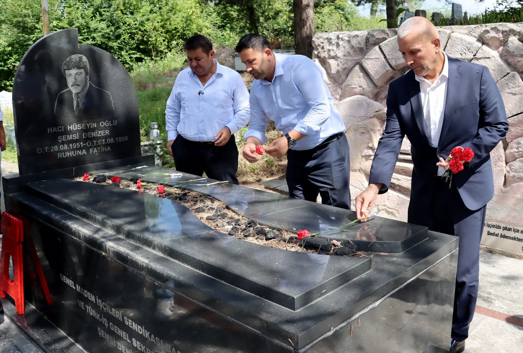 Madenci lideri Şemsi Denizer 27 yıl sonra anıldı