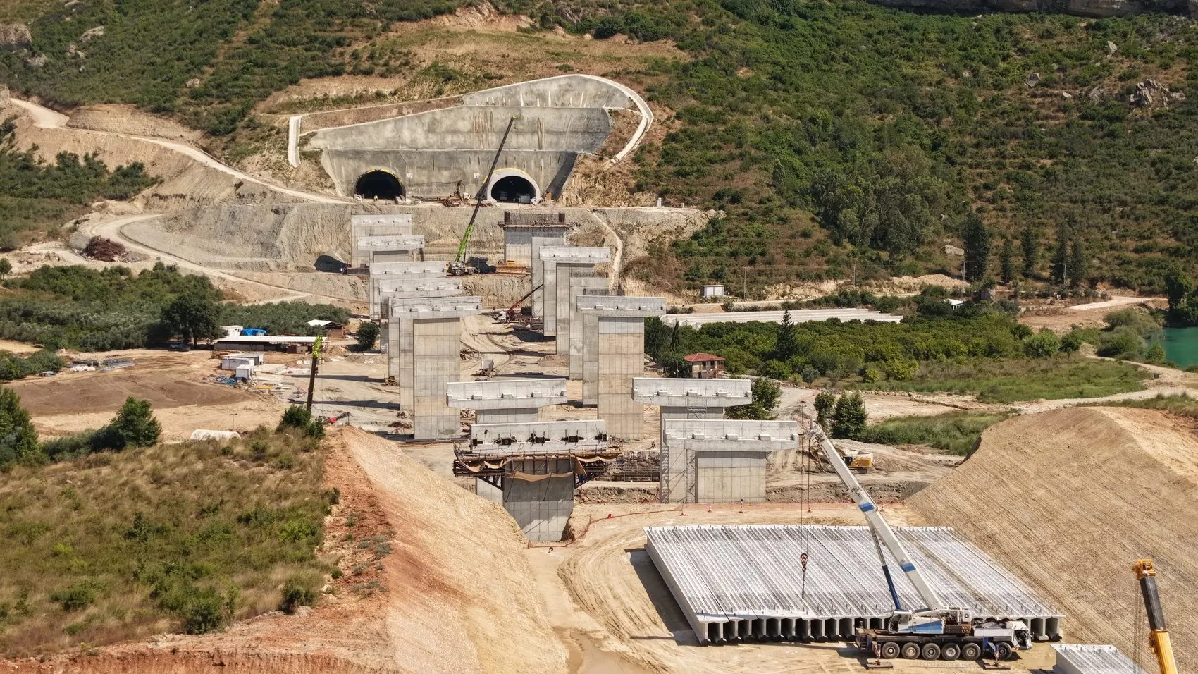 Antalya-Alanya Otoyolu yüzde 30'u geçti, seyahat 36 dakikaya düşecek