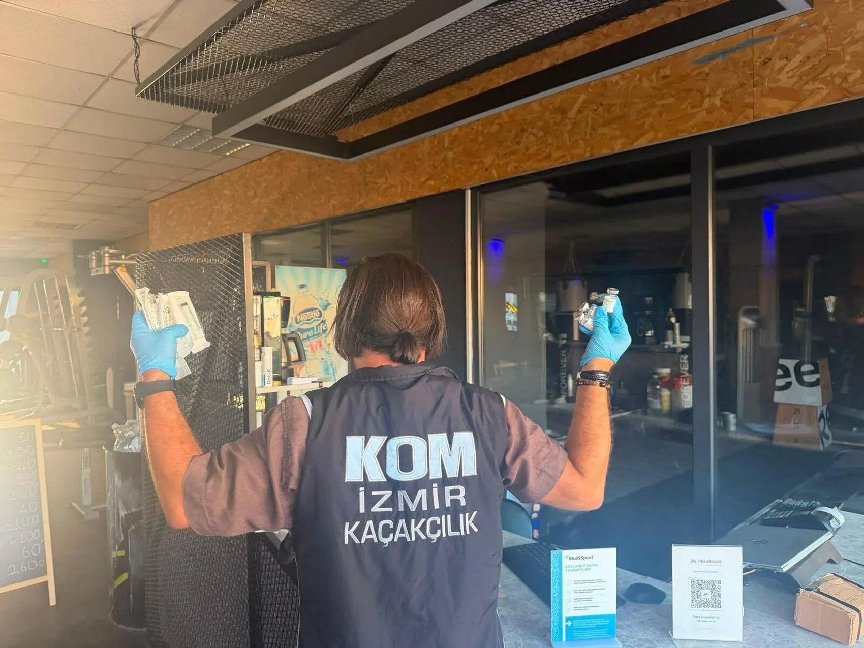 İzmir'de milyonluk sahte ilaç operasyonu