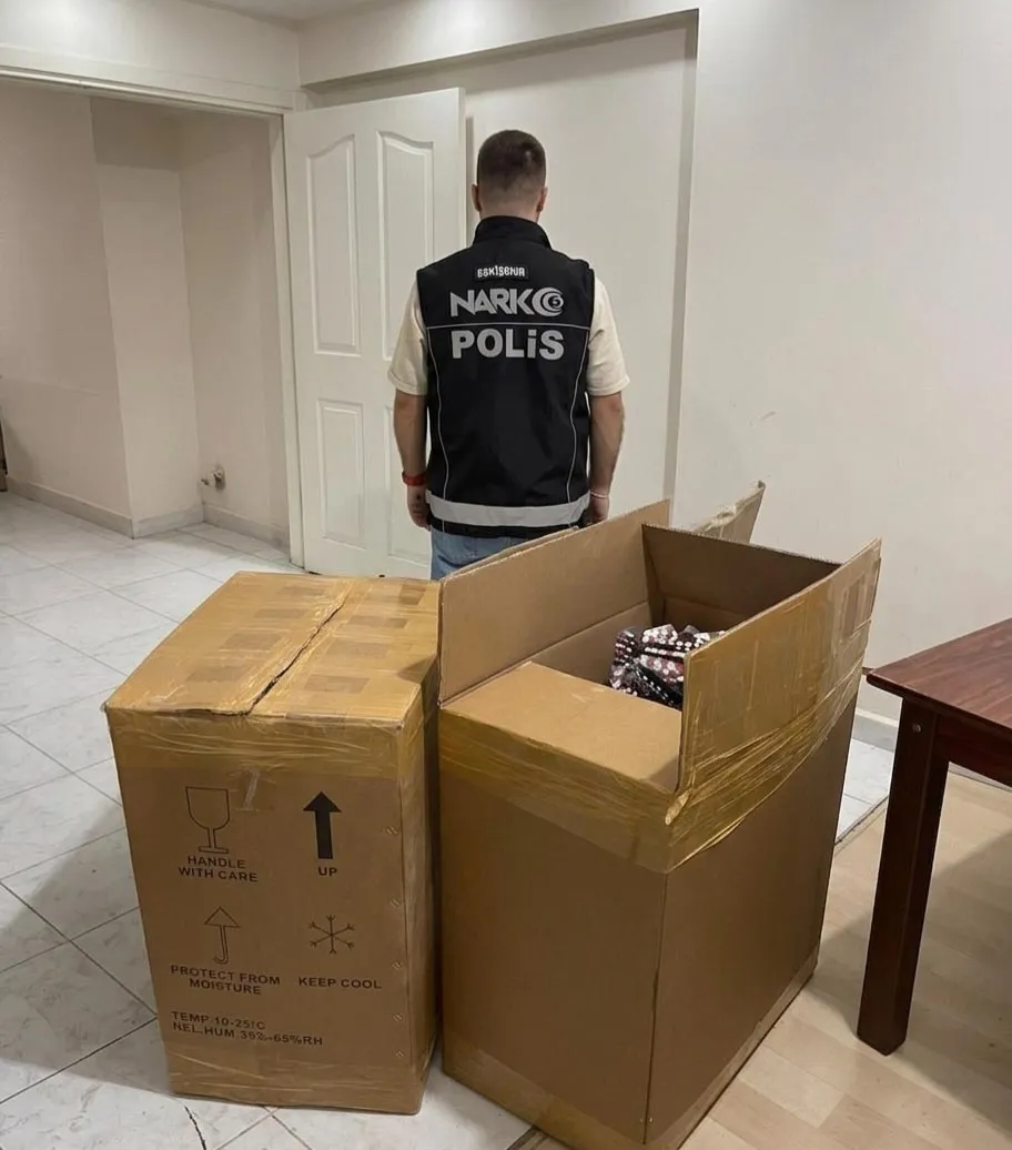 Eskişehir'de polis baskınında devasa uyuşturucu zulası ortaya çıkarıldı