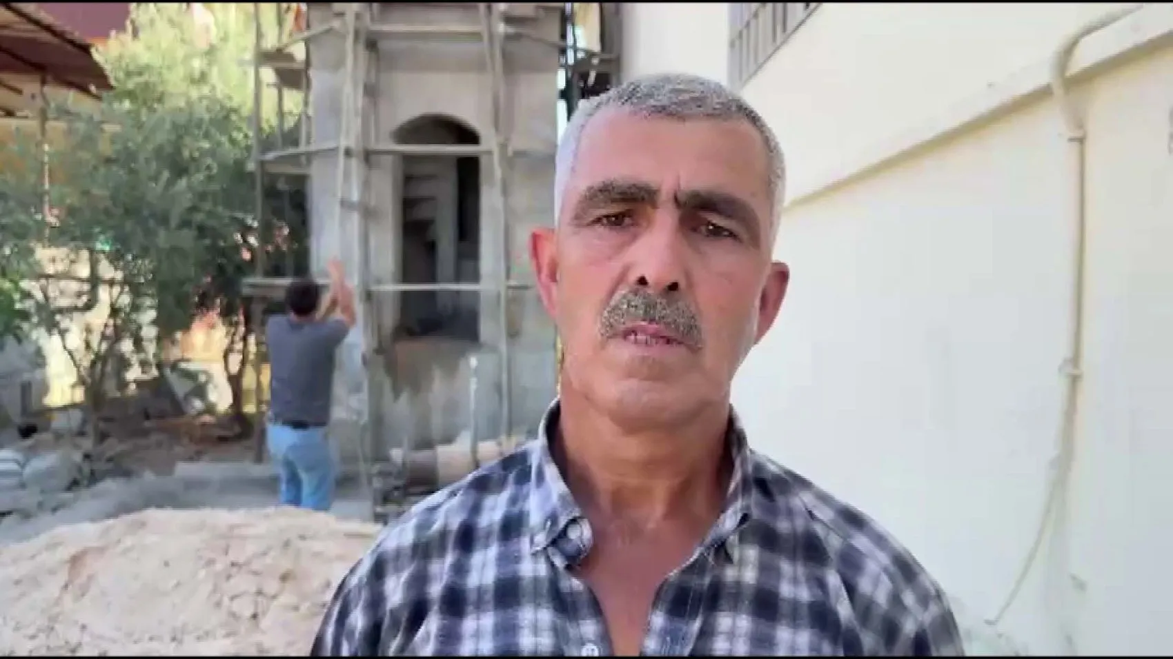 Babası Kibar Feyzo'nun minaresini yapmıştı, oğlu 42 yıldır aynı meslekte