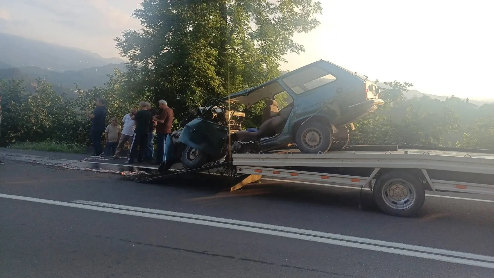 Ordu’da direksiyon hakimiyetini kaybeden sürücü ağaca çarparak can verdi