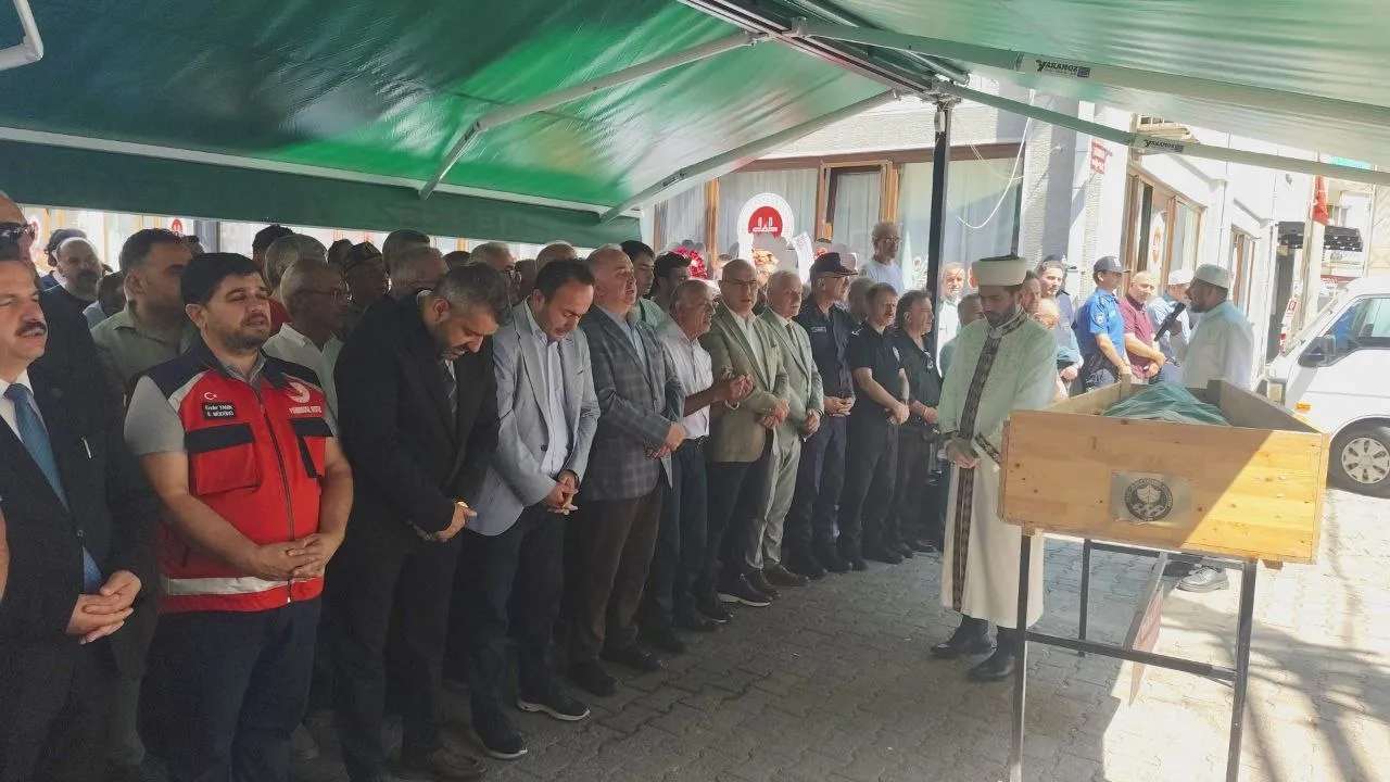 Giresun selinde kaybolan öğretmen son yolculuğuna uğurlandı