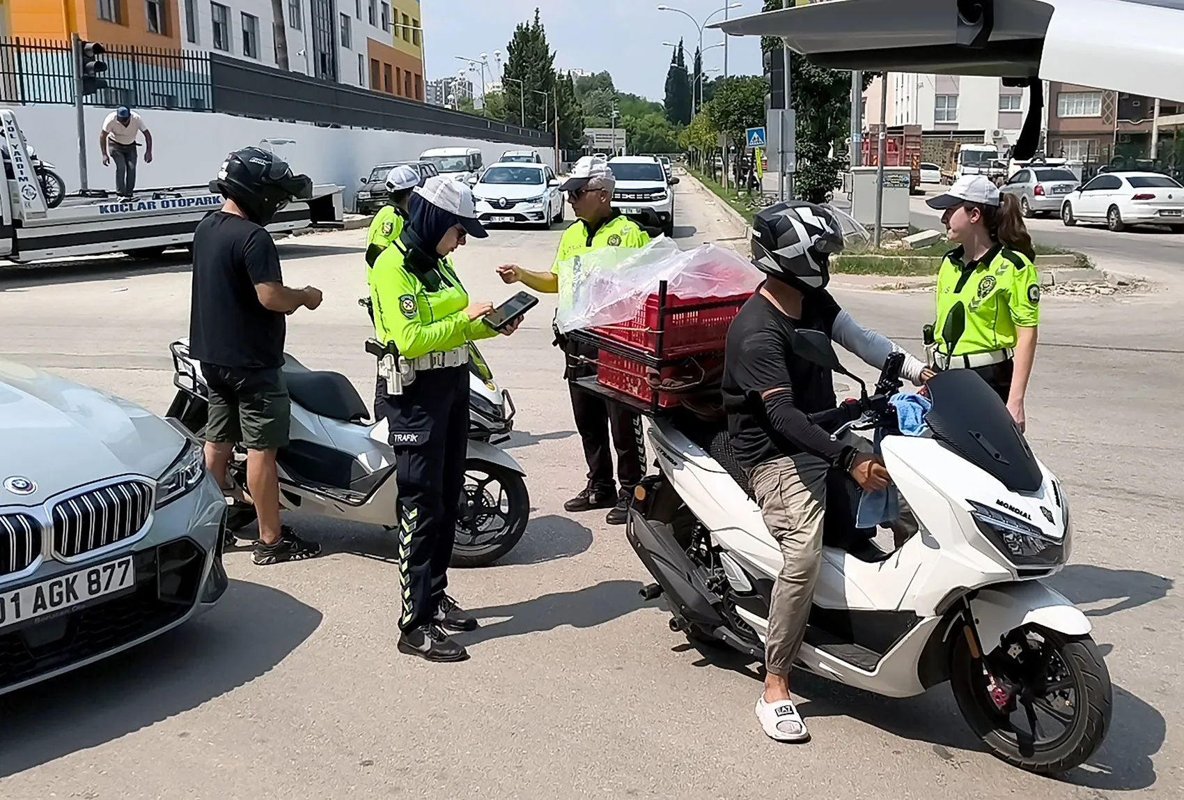Adana'da motosiklet denetimi 41 sürücüye 1 milyon 266 bin lira ceza