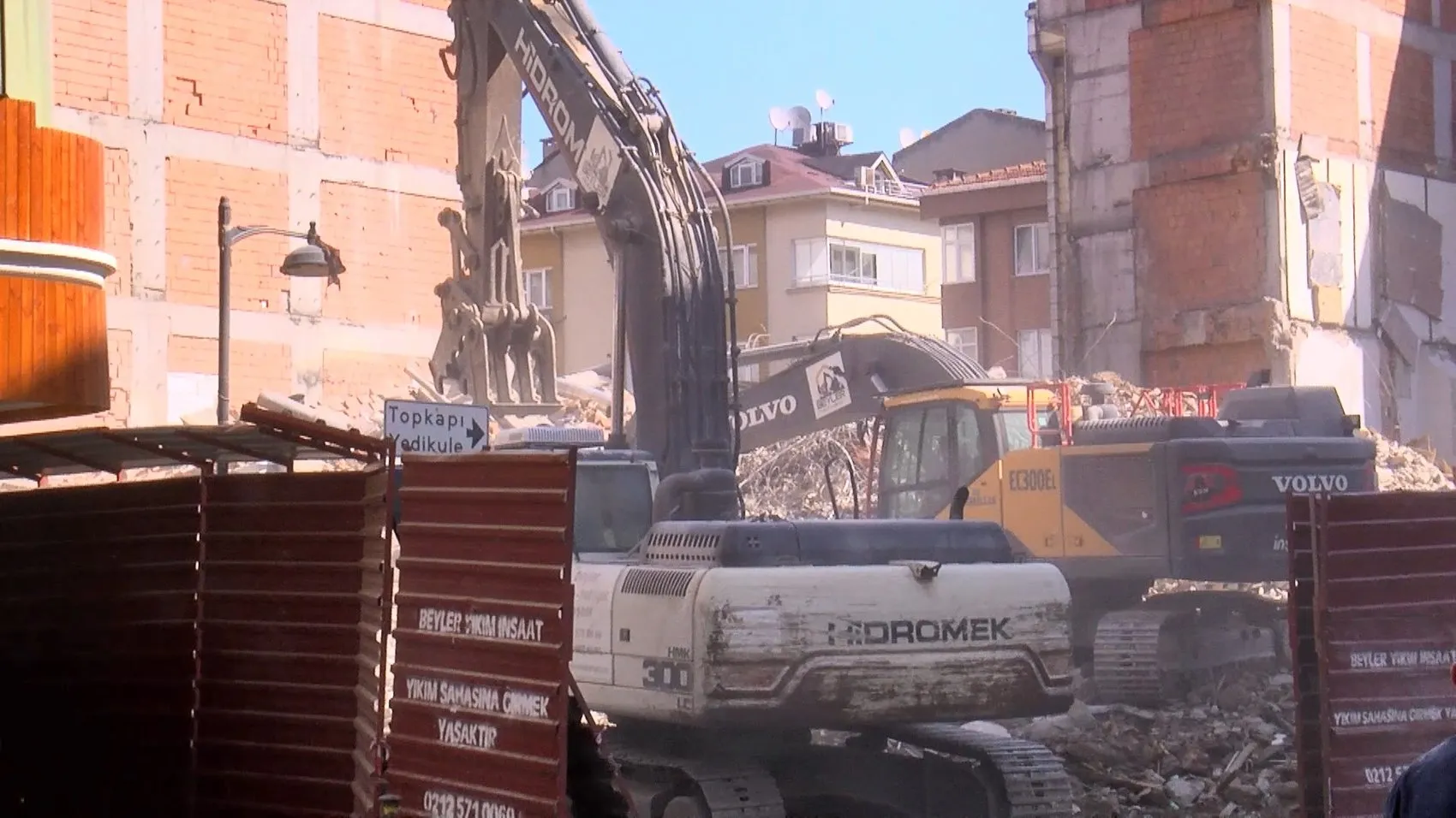 Zeytinburnu'nda kentsel dönüşüm yıkımı kontrolden çıktı
