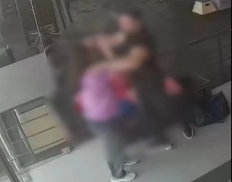 Spor salonunda boğazını sıktı, o anlar kamerada