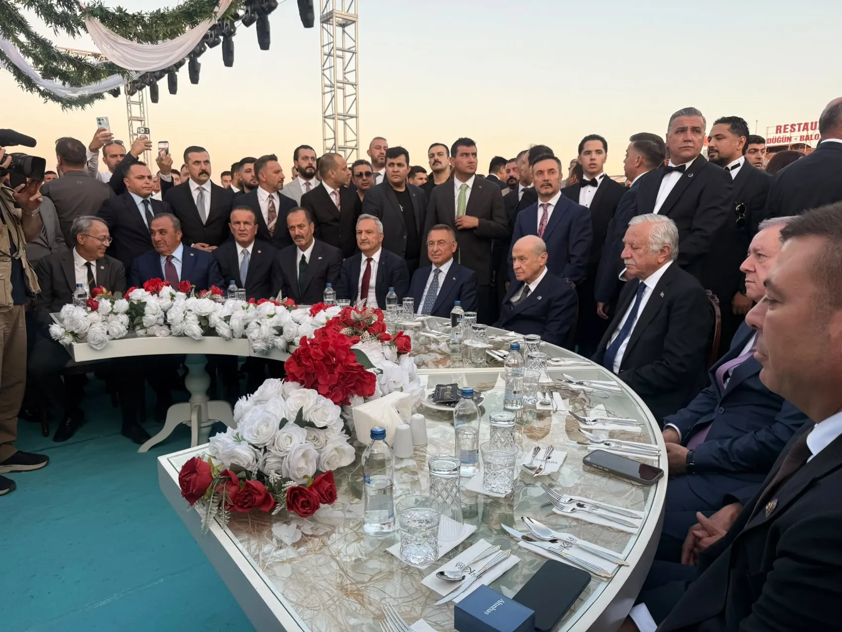 Bahçeli Ankara'daki düğünde nikah şahitliği yaptı