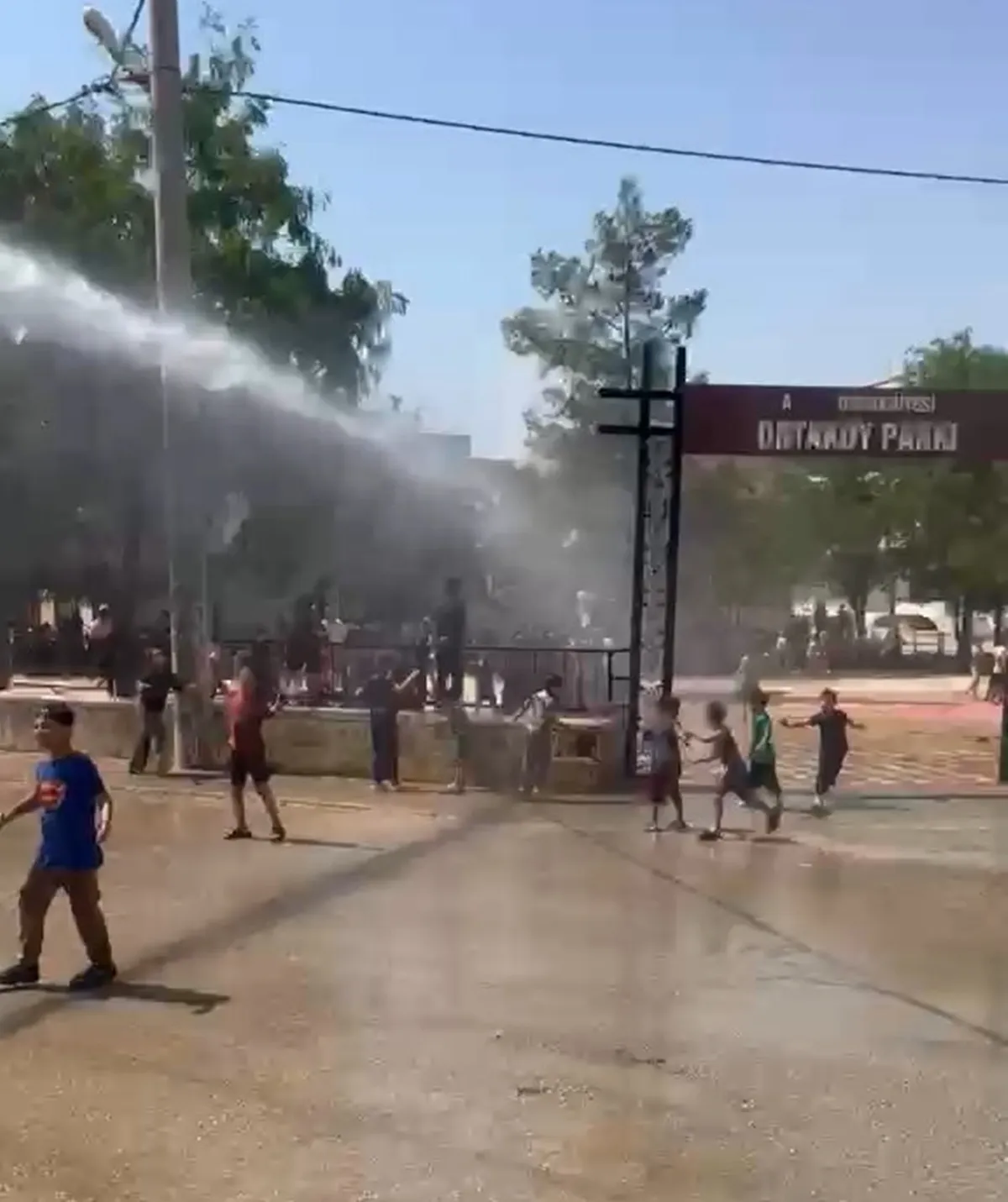 40 derecede serinlemenin en eğlenceli yolu Muhtar abi ve su tankeri