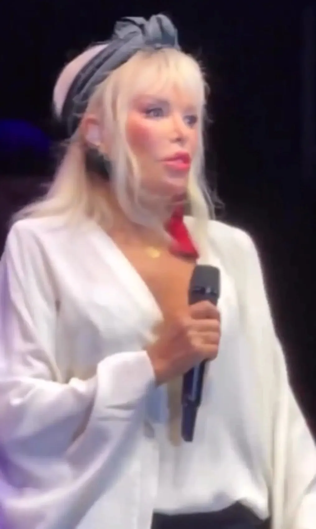 Ajda Pekkan 25 bin dolarlık iksir iddiasına sitem etti! "Ufak tefek dokunuşlar yaptırıyorum" 2