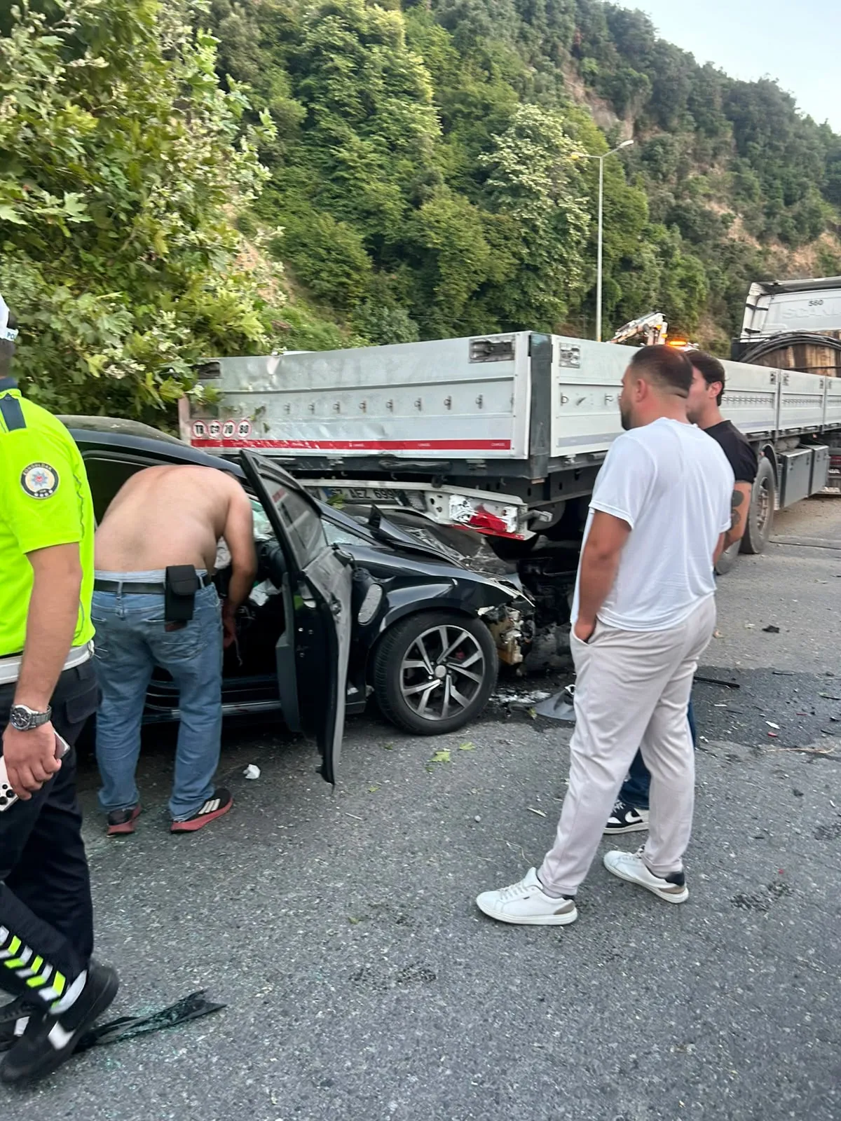 Ehliyetsiz sürücü direksiyon hakimiyetini kaybedince hayata veda etti