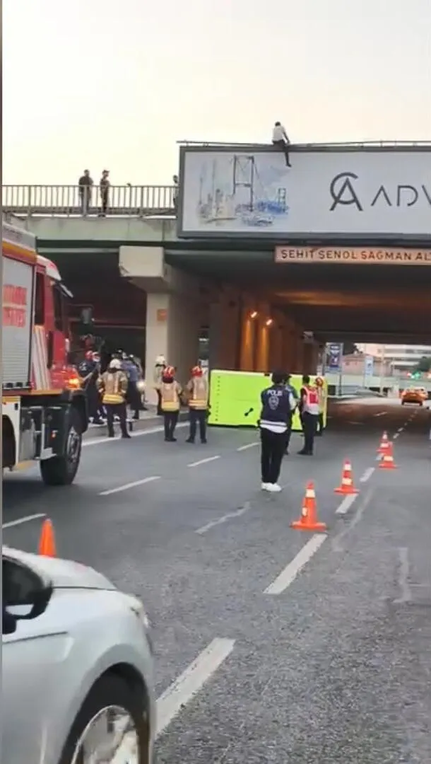 Şişli’de üst geçide çıkan vatandaş müzakereci polisle ikna edildi