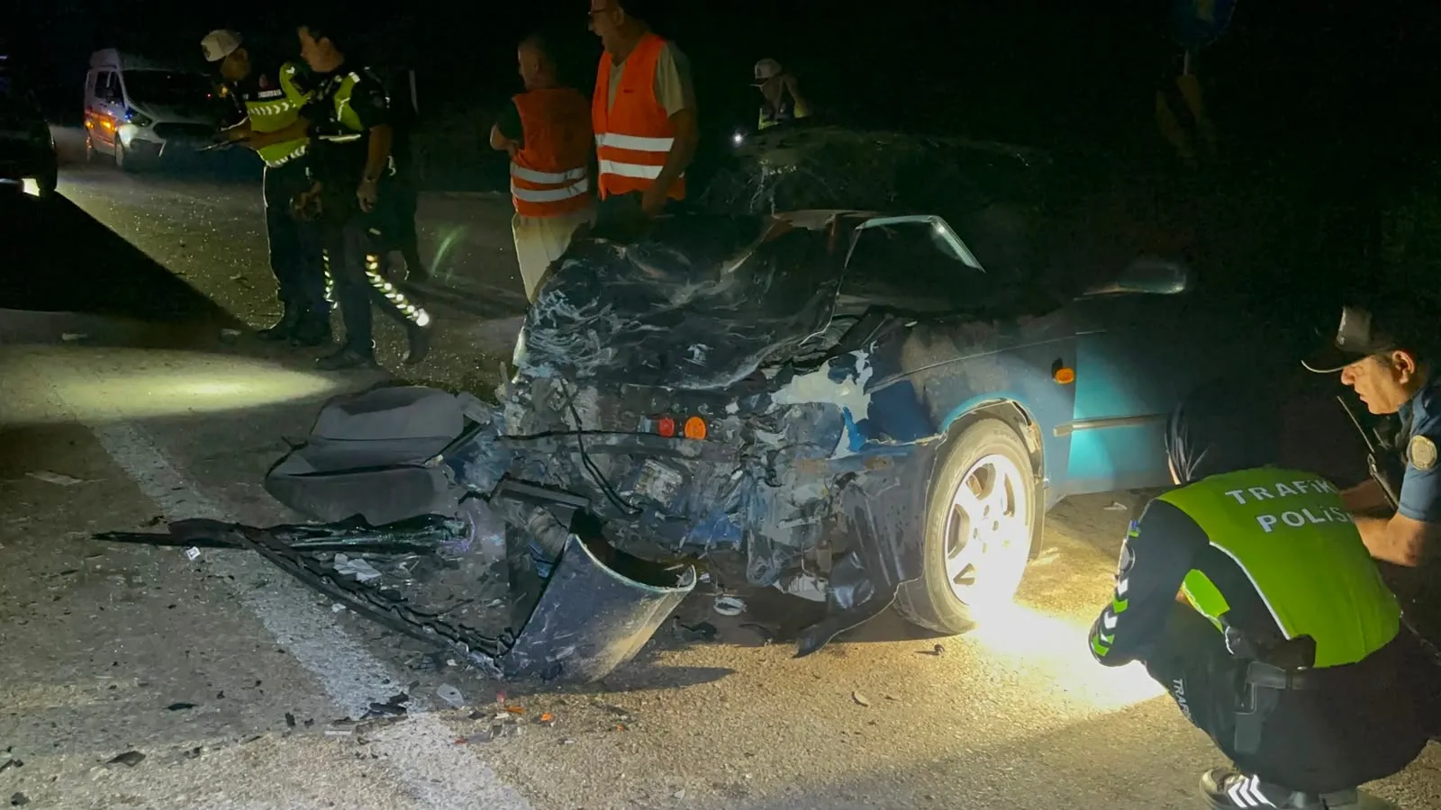 İznik yolunda feci kaza Anne ve 5 yaşındaki kızı hayatını kaybetti