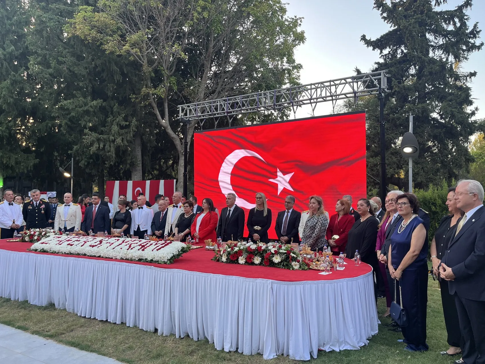 İzmir'de 30 Ağustos coşkusu: Vali Elban'dan kararlılık mesajı