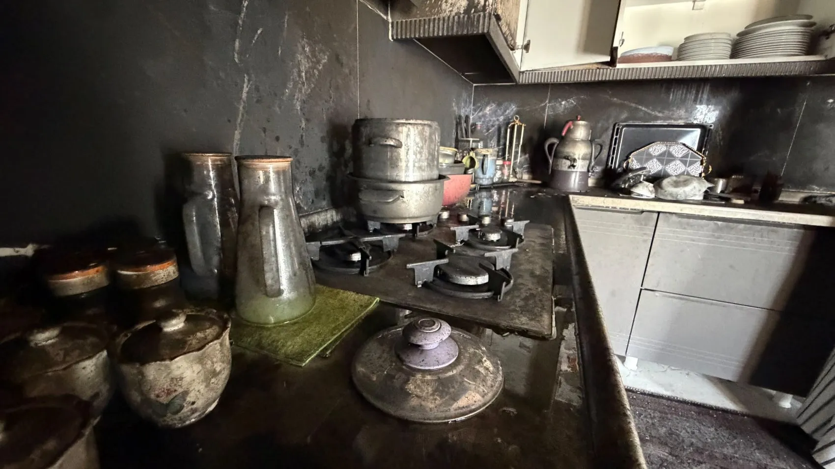 Yüksekova'da mutfakta patlayan telefonlar evi küle çevirdi