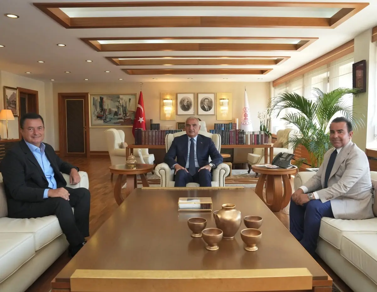 Bakan Ersoy ile Acun Ilıcalı bir araya geldi! 1