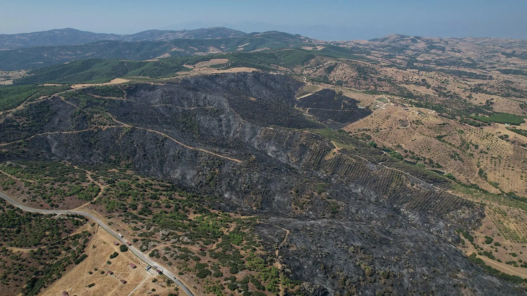 Manisa Kula yangını geride büyük bir enkaz bıraktı