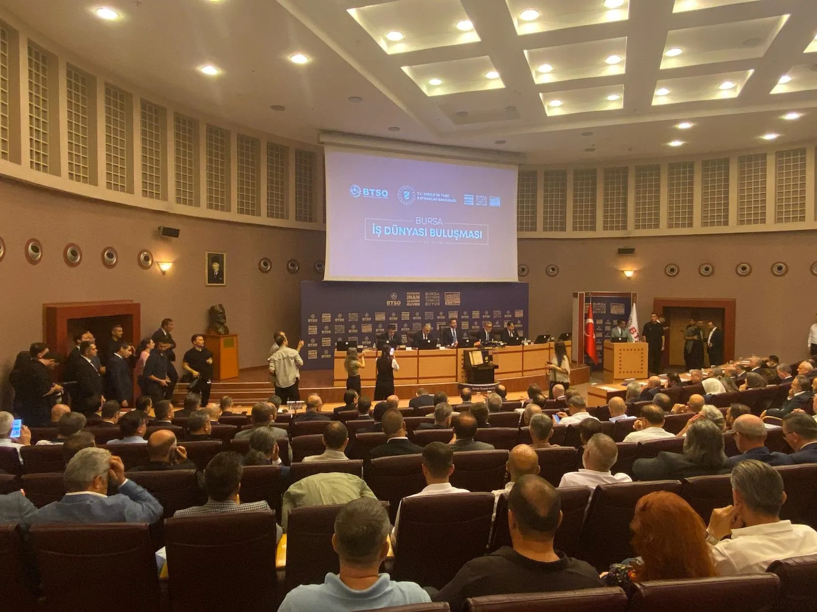 Bakan Bayraktar Enerjide dışa bağımlılık milli güvenlik meselesi
