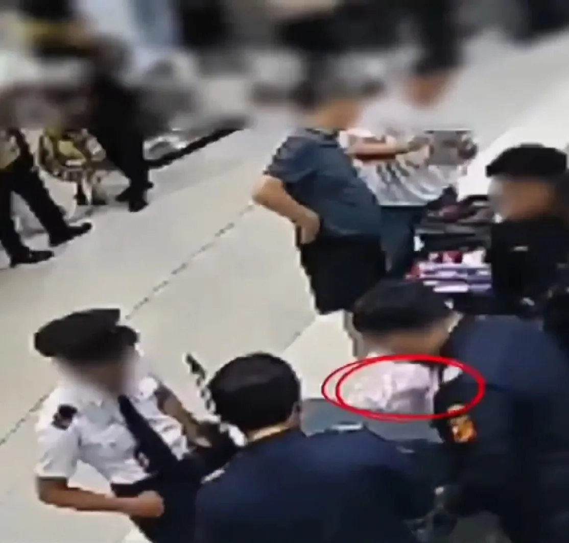 Kokpitin arkasında uyuşturucu ticareti yapan pilot yakalandı