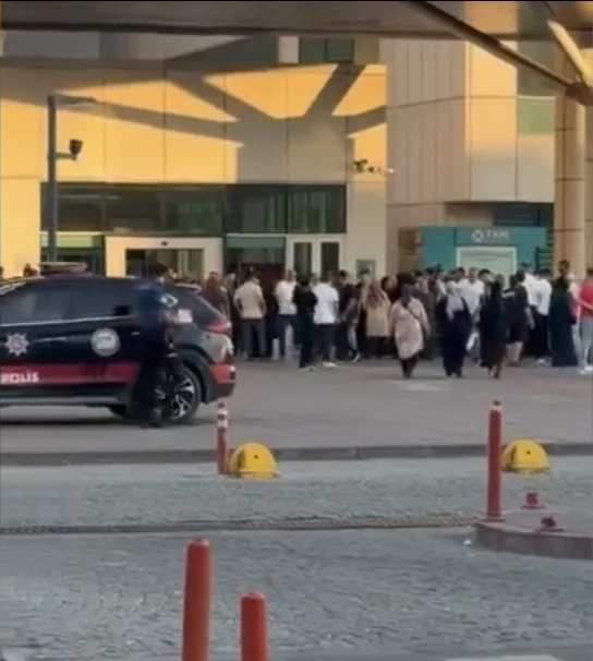 Gece yarısı laf atma kavgası ölümle bitti, bir şüpheli hâlâ aranıyor