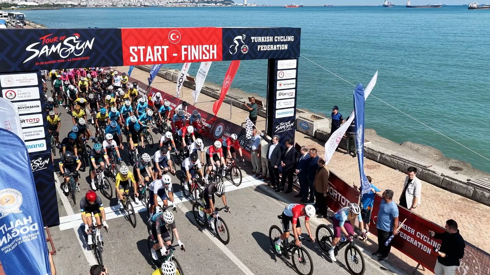 Pedallar Samsun için dönüyor 23 ülkeden 107 sporcu yarışta