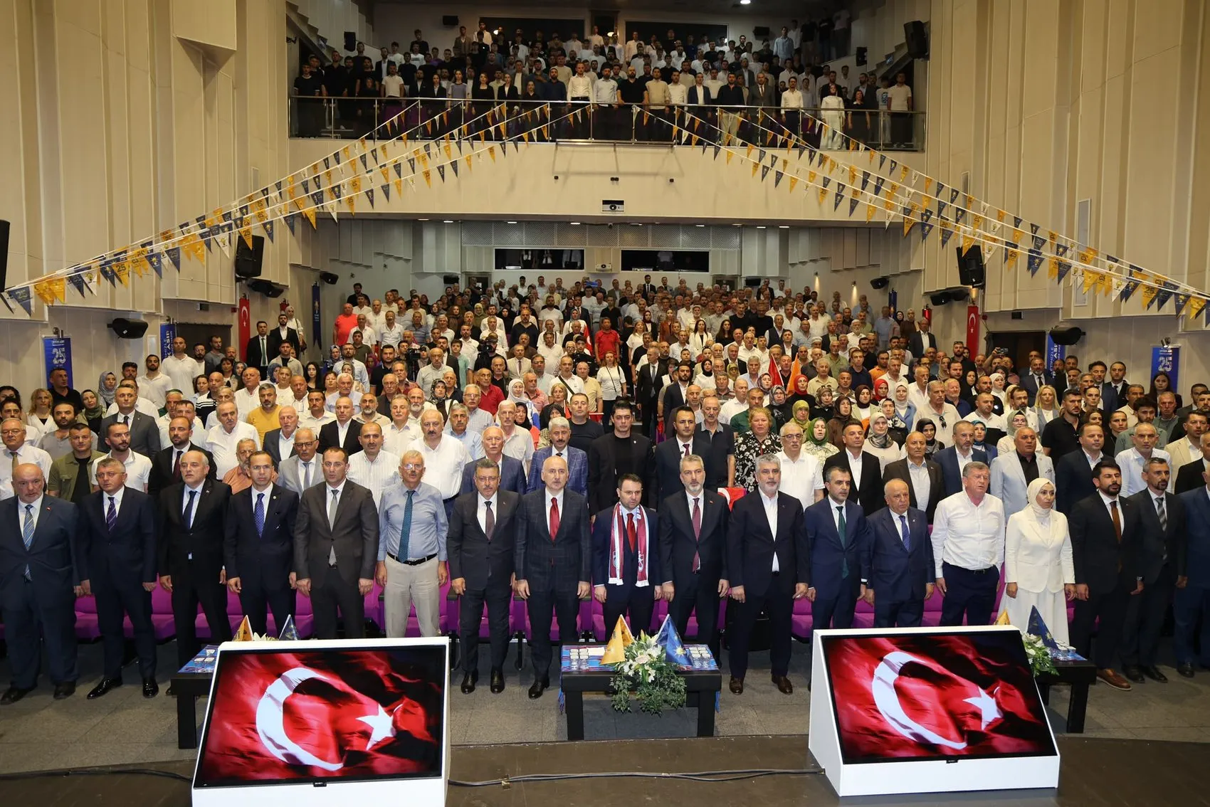 Adalet Bakanı Gürlek AK Parti teşkilatına Trabzon'da seslendi
