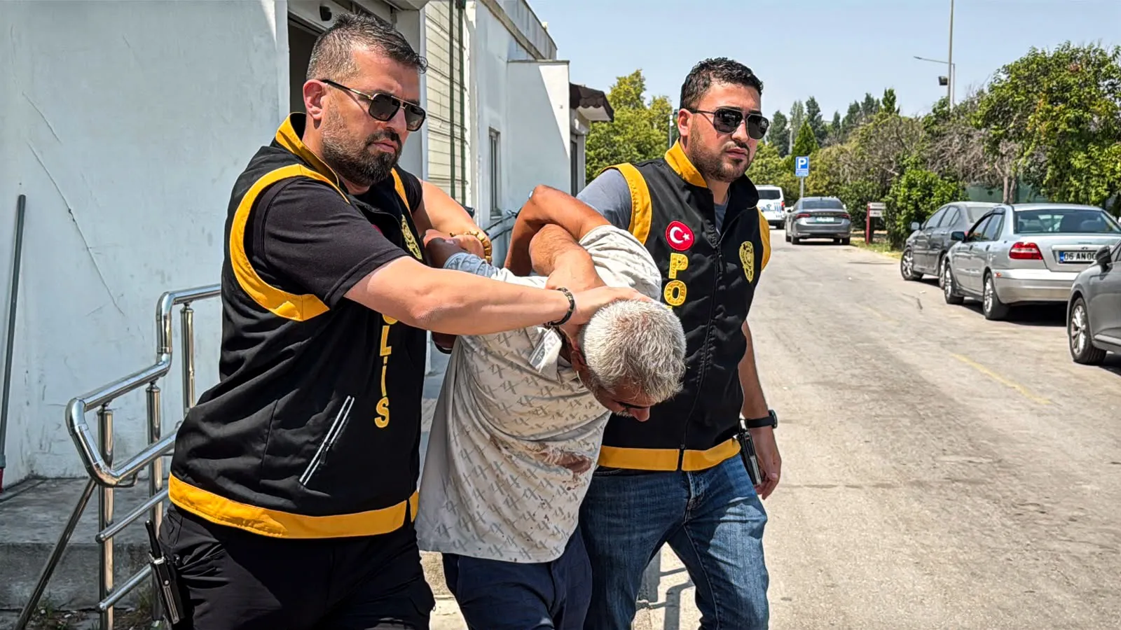 Adana'da eski eş dehşeti Kefen gönderdiği kadını bıçakladı