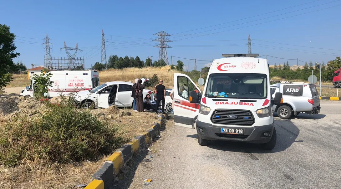 Safranbolu yolunda sabah saatlerinde feci kaza