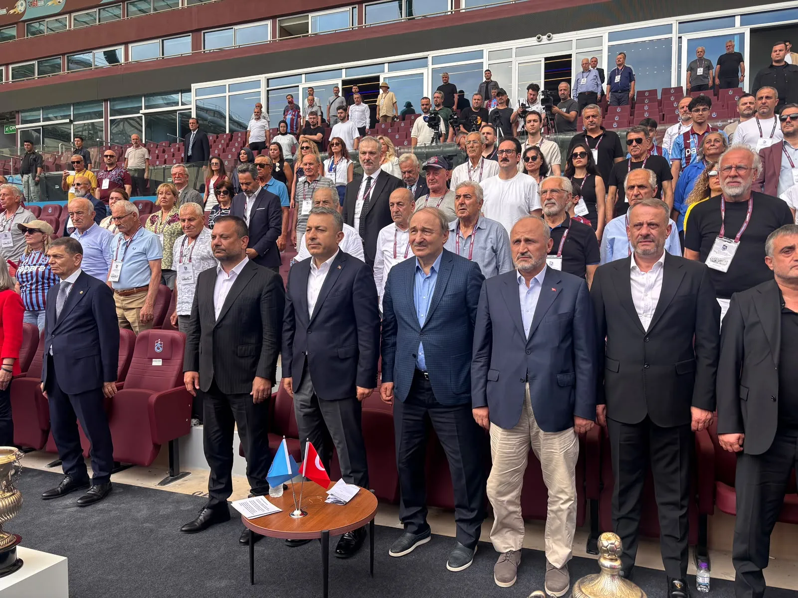 Trabzonspor kuruluş yıl dönümünü stadyumda coşkuyla kutladı