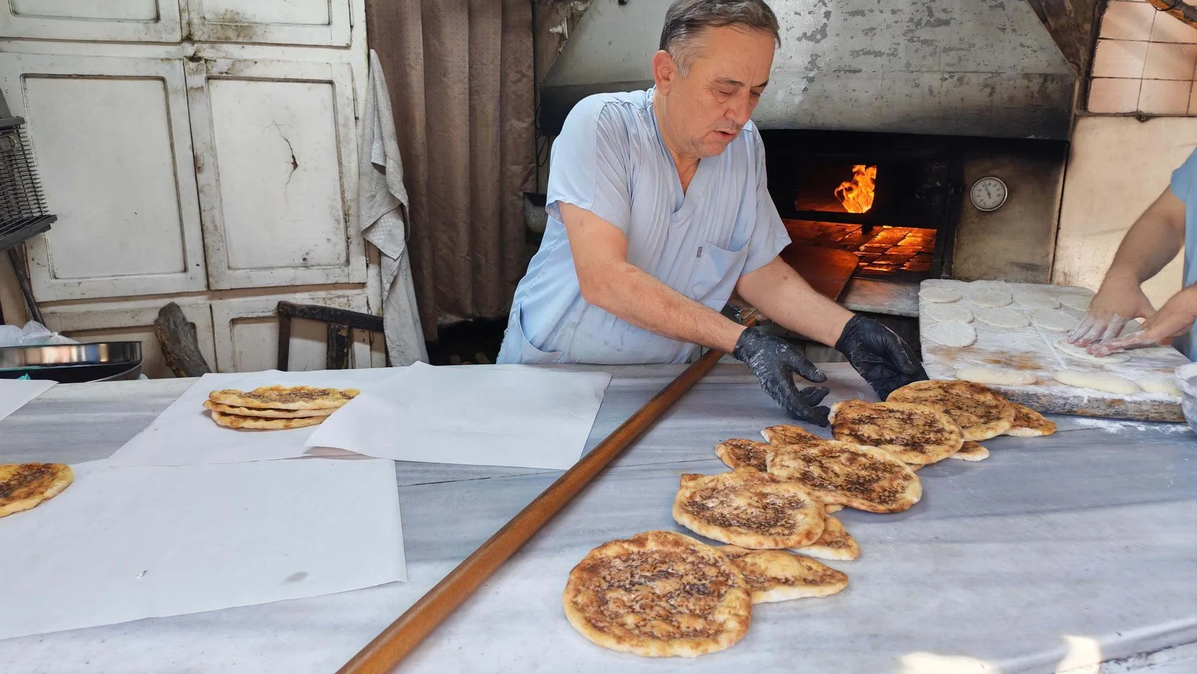 Manisa Demirci’de 107 yıllık pide geleneği sürüyor